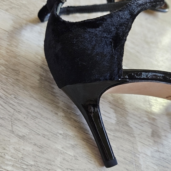 Via Spiga Vero Cuoio Leather Velvet Heel Sandals - Picture 9 of 16